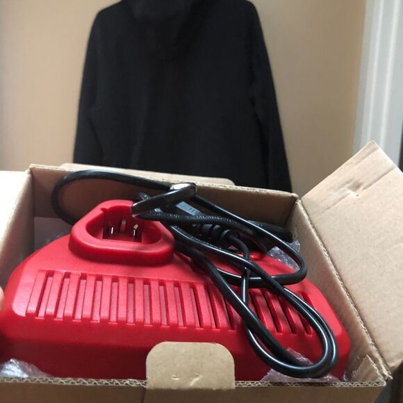 Milwaukee Women's Heated Jacket Like New (L) - Picture 10 of 10